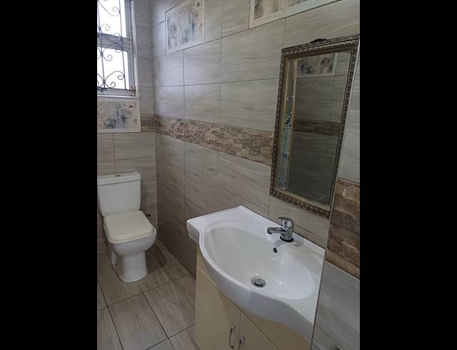 1 BEDROOM HOUSE TO LET IN BAYVIEW